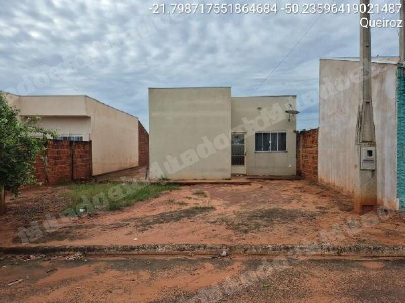 Casa em leilao em Queiroz/SP