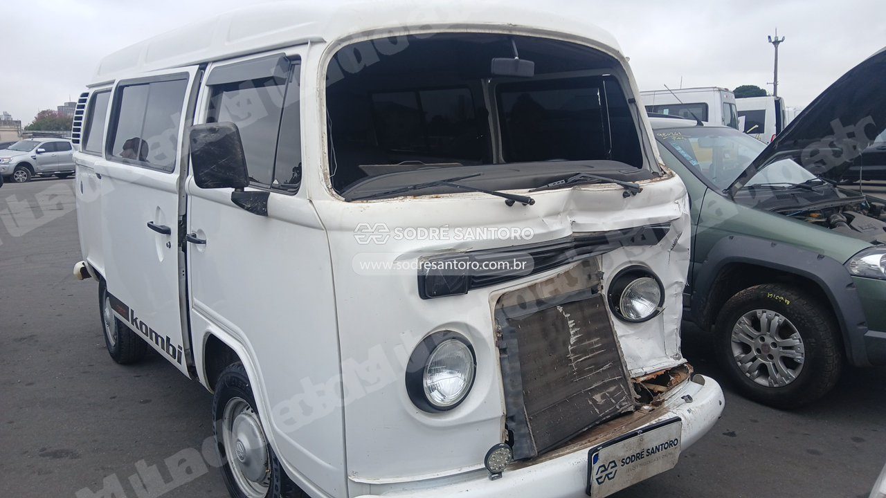Volkswagen Kombi 2013 em leilao em Brasil