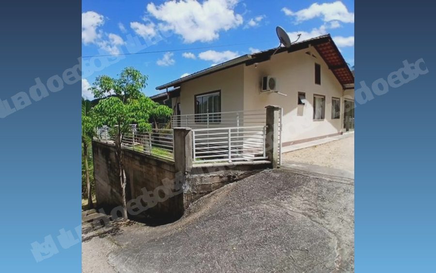 Casa de 180 m2 em leilão em Brusque/SC