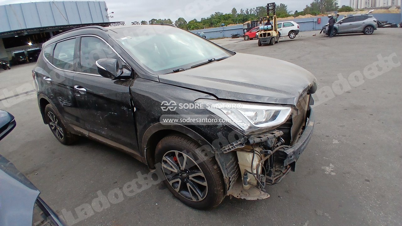 Hyundai Santa Fe V6 2014 em leilao em Brasil