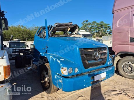 Mercedes Atron em leilão em Eusébio/CE