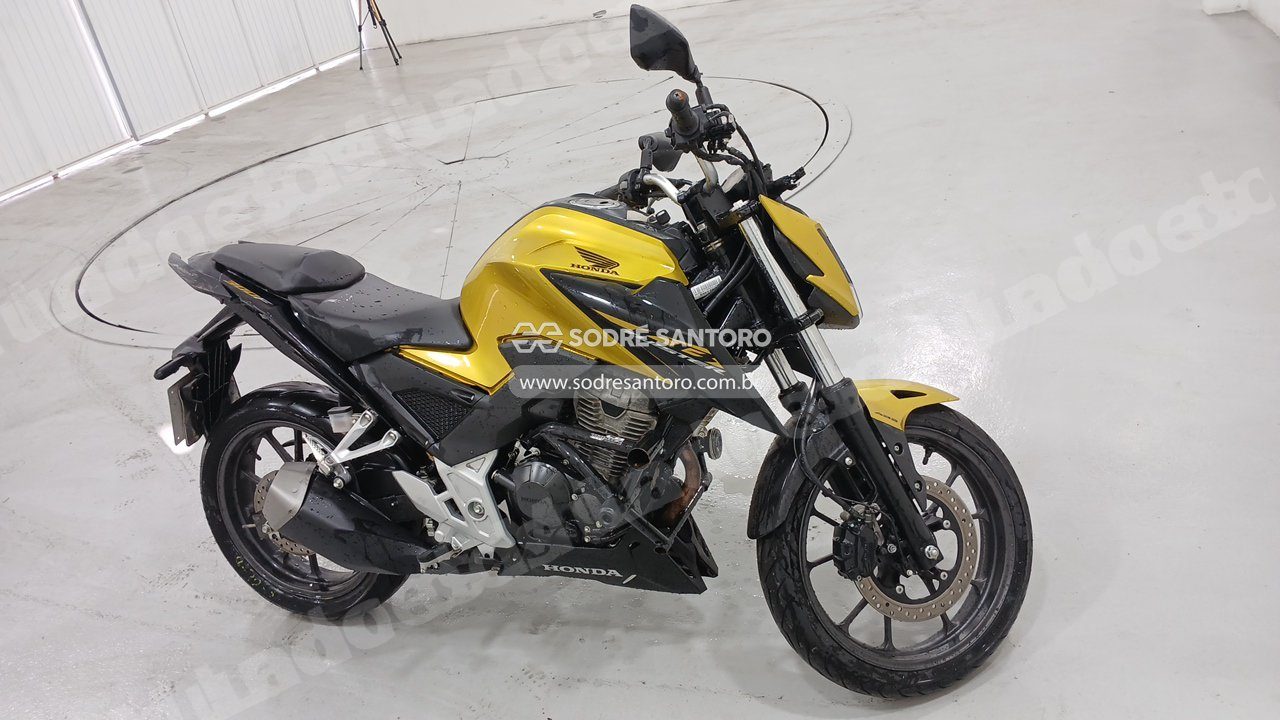 Honda em leilao em Brasil