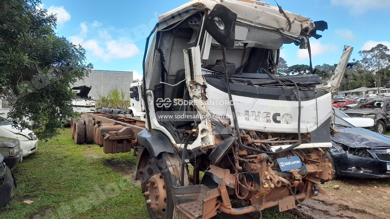 Iveco Tector 240E28 2022 em leilao em São José dos Pinhais/PR