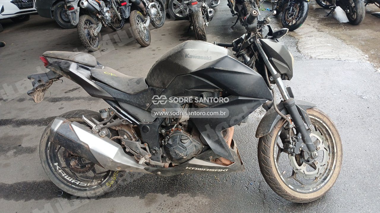 Kawasaki Z300 2016 em leilao em Brasil
