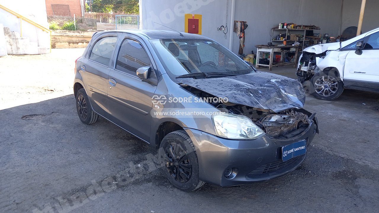 Toyota Etios Hb X 2014 em leilao em Bauru/SP