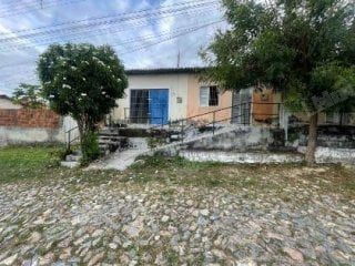 Casa de 77 m2 em leilão em Santa Quitéria/CE