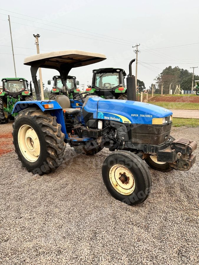 Máquina agrícola 2007 em leilão em Redentora/RS