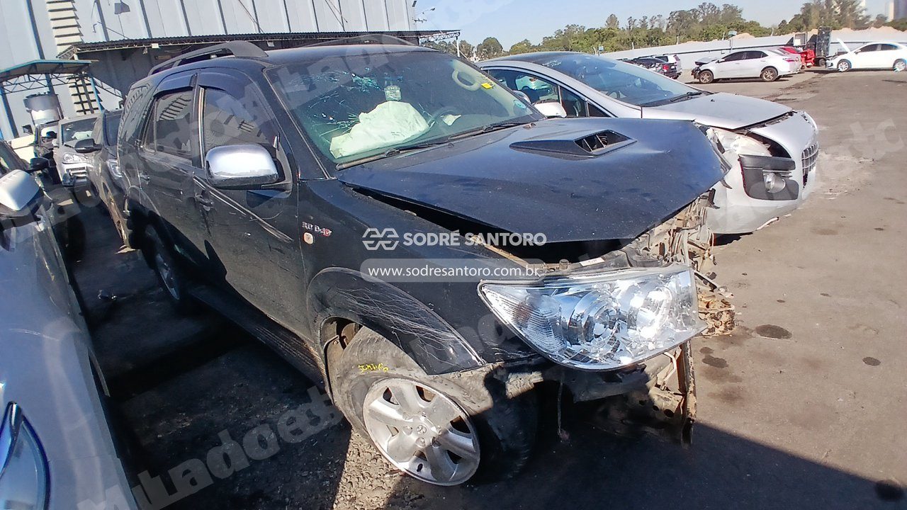 Toyota Hilux Sw4 Srv 4X4 2010 em leilao em Brasil