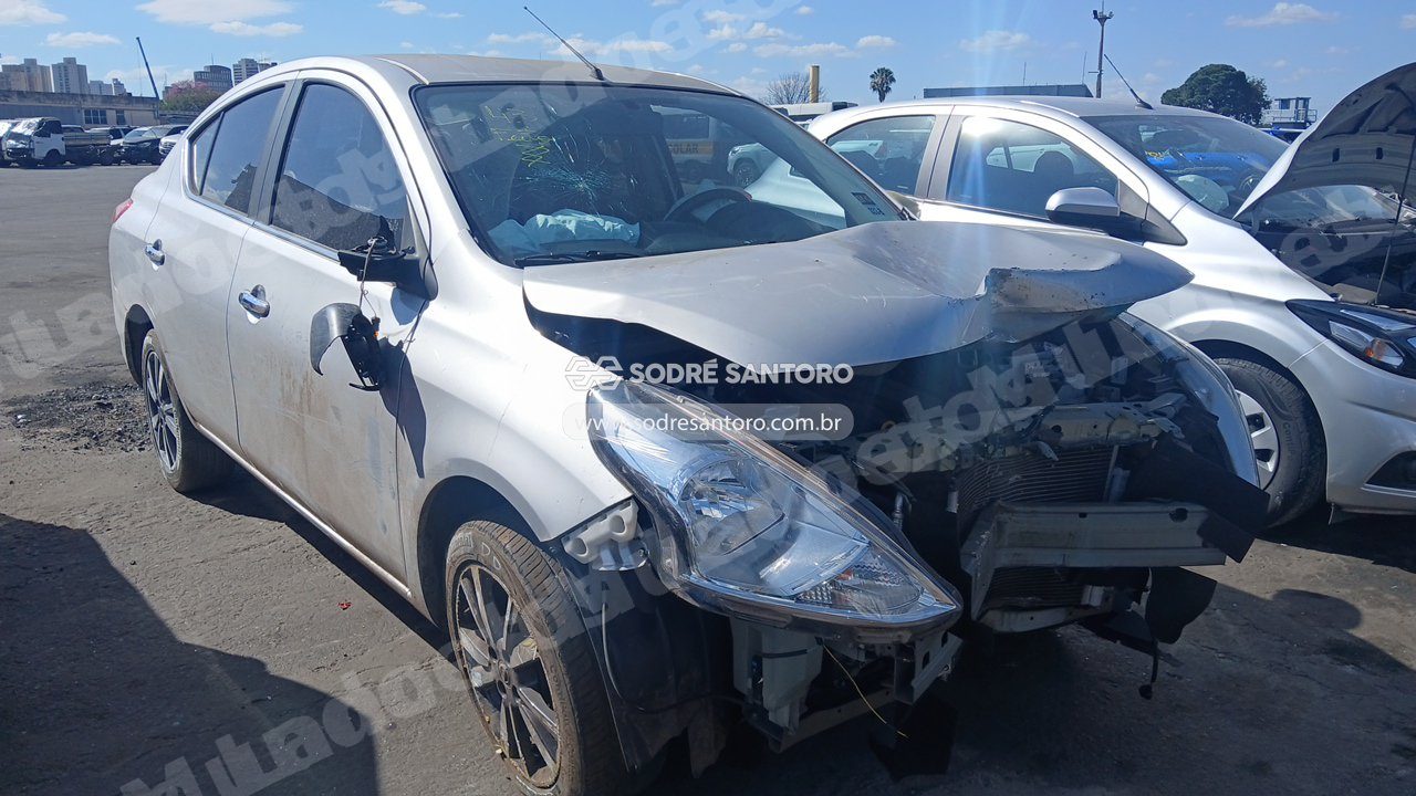 Nissan V-Drive 16 Prem Cvt 2021 em leilão em Brasil