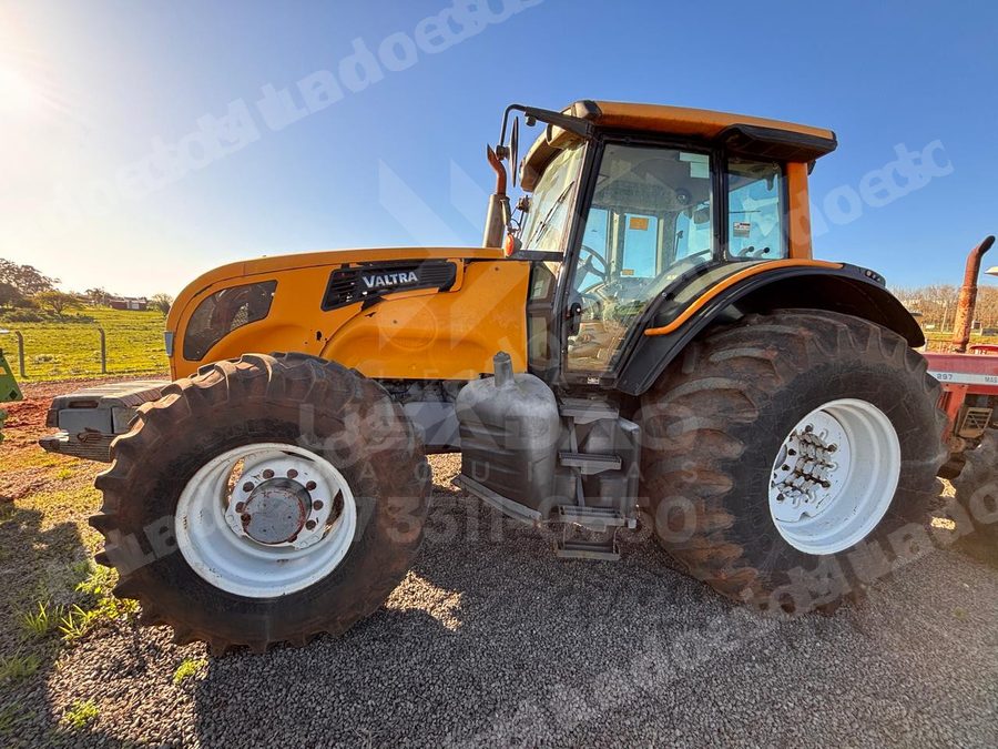Máquina agrícola 2013 em leilão em Carazinho/RS