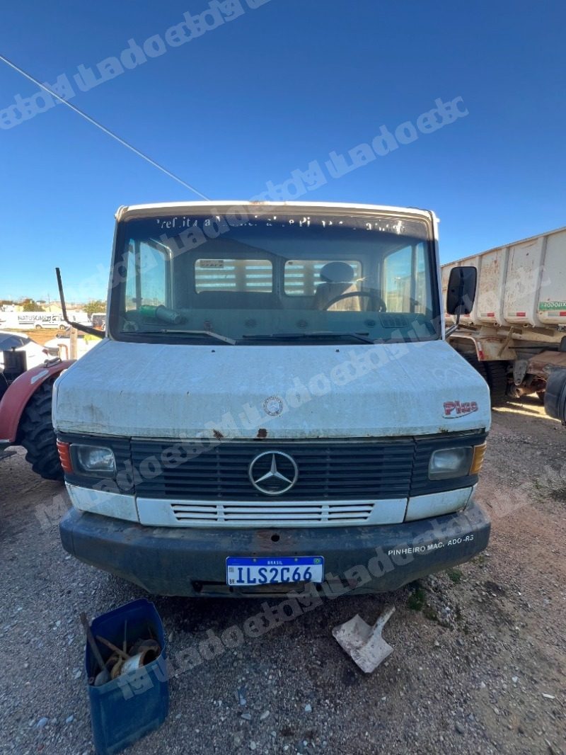 Mercedes Benz em leilao em Brasil