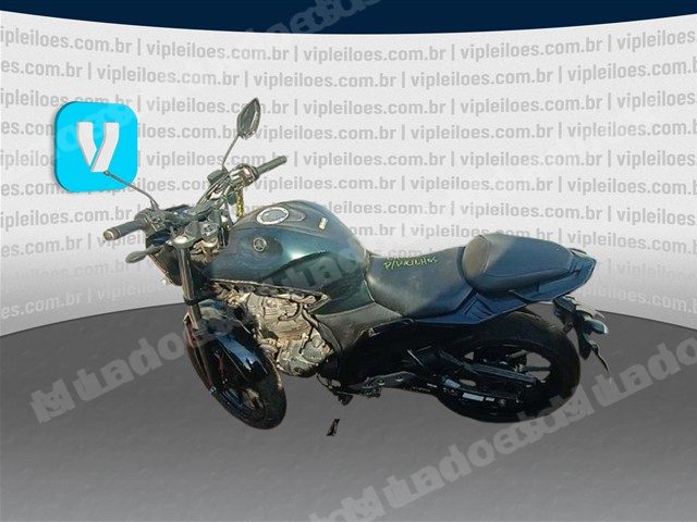 Yamaha 2023 em leilao em Brasil
