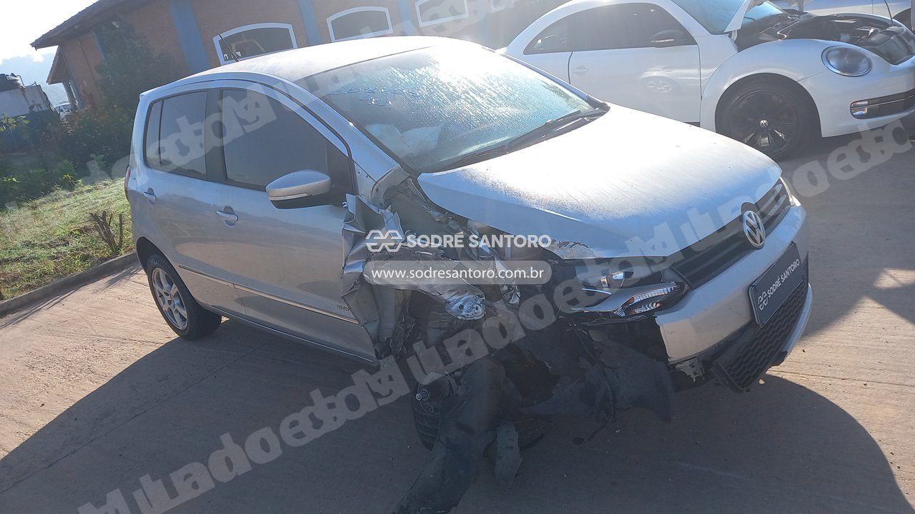 Volkswagen Fox 1.6 Highline 2014 em leilao em Cesário Lange/SP