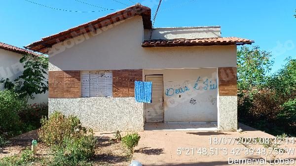 Casa em leilao em O/PI