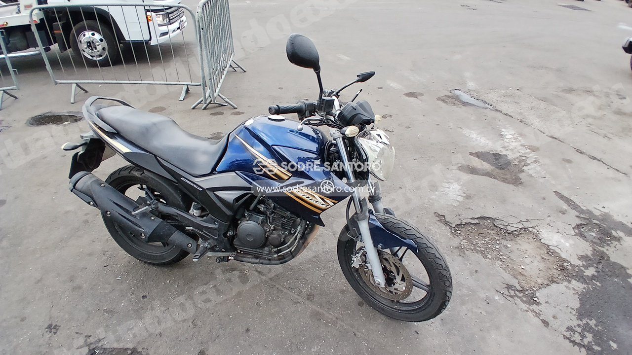 Yamaha Fazer 250 Blueflex 2014 em leilão em Brasil