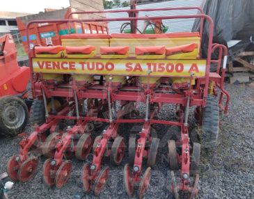 Máquina agrícola 2024 em leilão em Mirante da Serra/RO