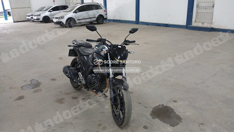 Yamaha Fz25 Fazer 2024 em leilão em São José dos Pinhais/PR