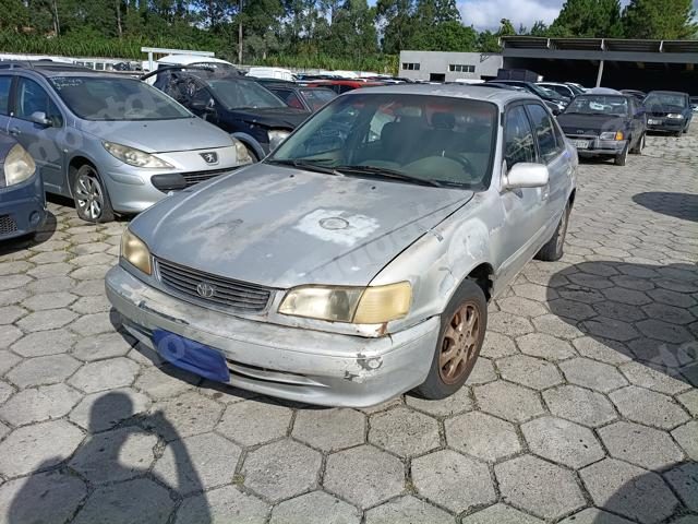 Toyota Corolla 1998 em leilão em Brasil