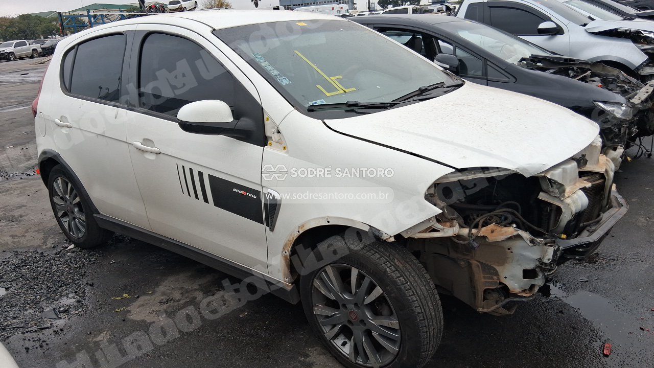 Fiat Palio Sporting 1.6 2015 em leilao em Brasil
