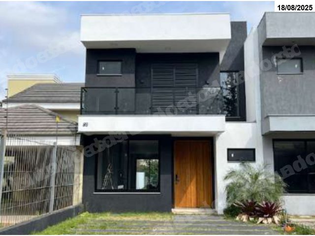 Casa de 171 m2 em leilao em Porto Alegre/RS