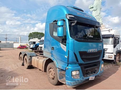 Iveco Stralis em leilao em Cuiabá/MT