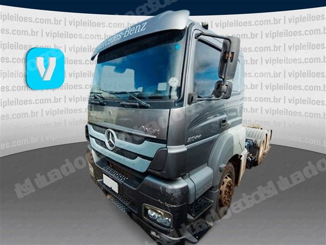 Mercedes em leilao em Brasil