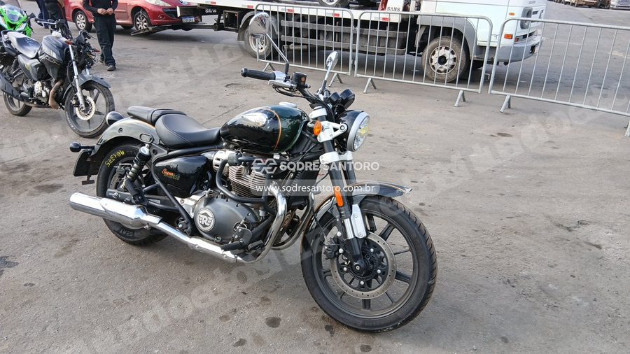 Royal Enfield Super Meteor 650 2025 em leilão em Guarulhos/SP