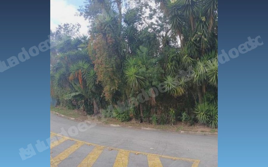 Terreno de 2543 m2 em leilão em Cotia/SP