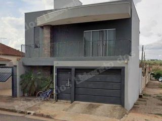 Casa de 199 m2 em leilão em Cafelândia/SP
