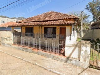 Casa em leilao em Piranguçu/MG