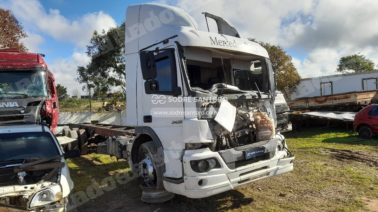 Mercedes-Benz Atego 2426 2012 em leilao em São José dos Pinhais/PR