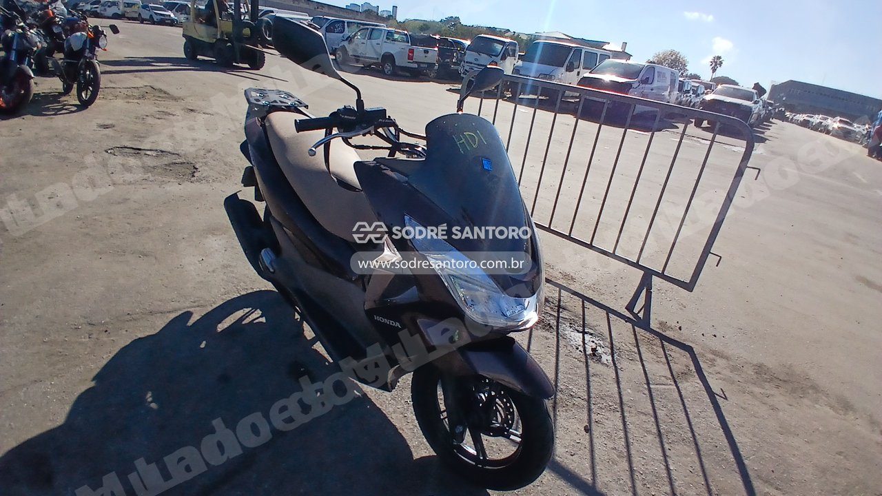 Honda Pcx 150 Dlx 2018 em leilao em Brasil