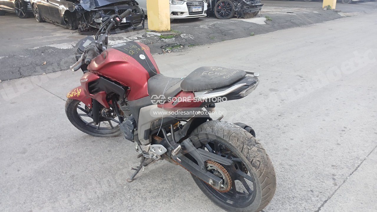 Fz25 Fazer 2023 em leilao em Brasil