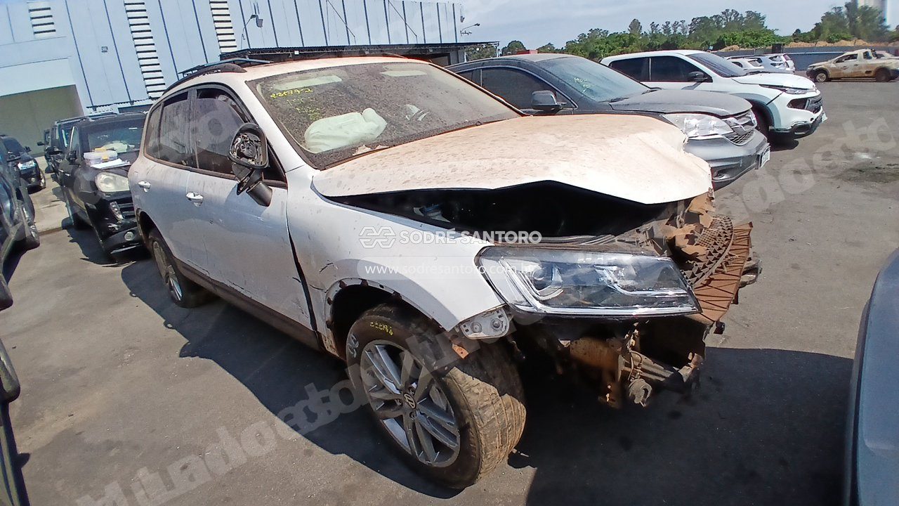 Volkswagen Touareg 3.6 V6 2015 em leilao em Brasil