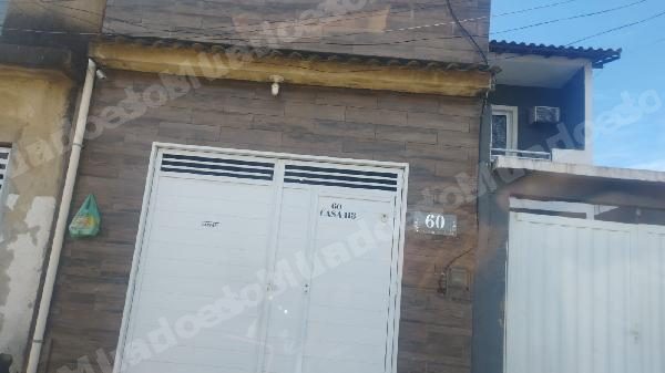 Casa em leilao em O/RJ