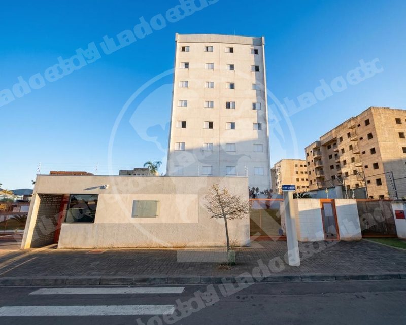 Apartamento de 71 m2 em leilão em Leme/SP