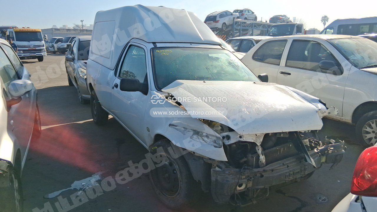 Ford Courier L 1.6 Flex 2012 em leilão em Brasil