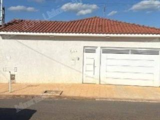 Casa de 199 m2 em leilao em Bariri/SP