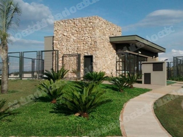 Terreno de 682 m2 em leilao em Santana de Parnaíba/SP