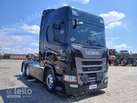 Scania R em leilão em Aparecida de Goiânia/GO