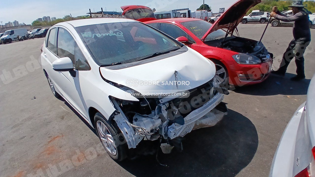 Honda Fit Lx Cvt 2016 em leilão em Brasil