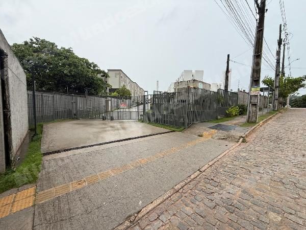 Apartamento em leilao em E/PE