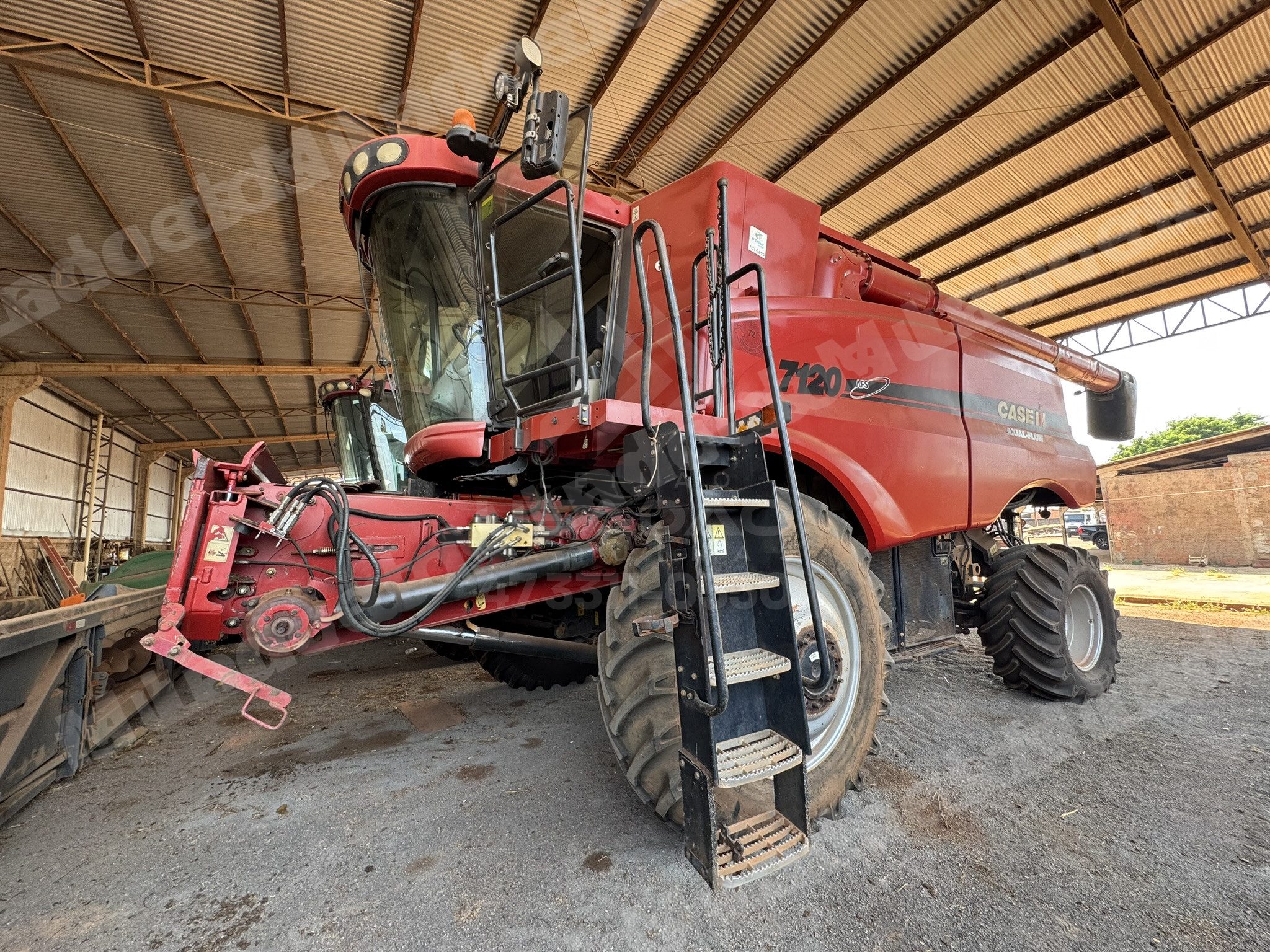 Máquina agrícola 2013 em leilão em Nova Mutum/MT