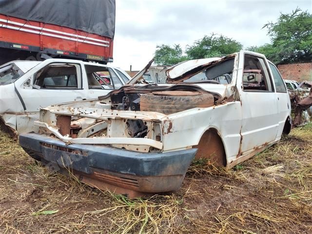 Fiat em leilao em Brasil