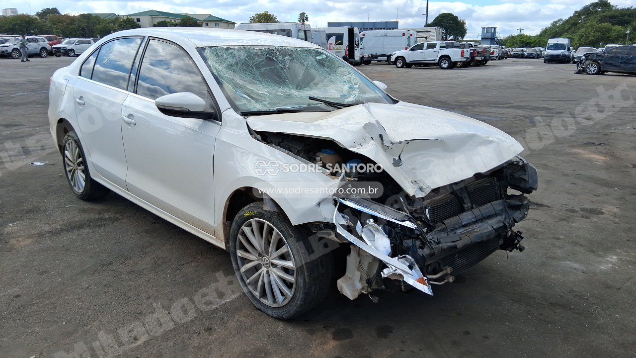 Volkswagen Jetta 2.0T 2013 em leilao em Brasil