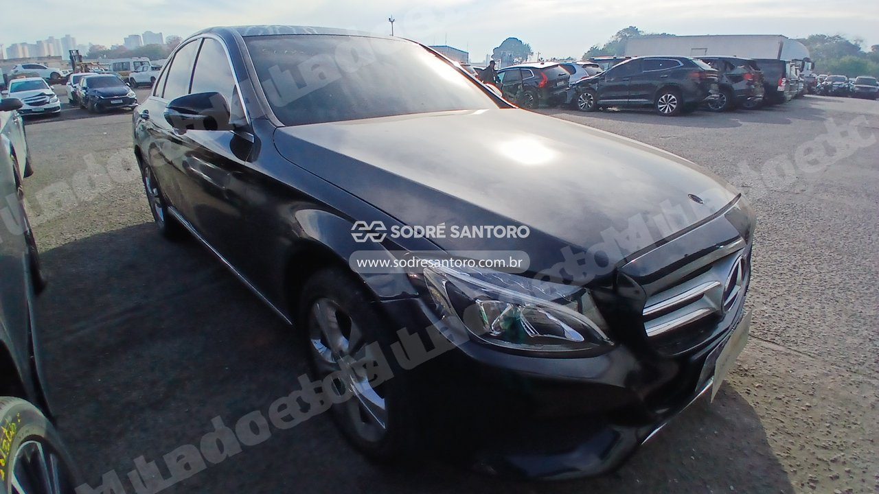Mercedes em leilao em Brasil