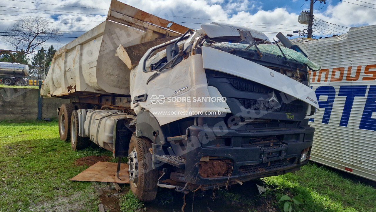 Mercedes em leilao em São José dos Pinhais/PR