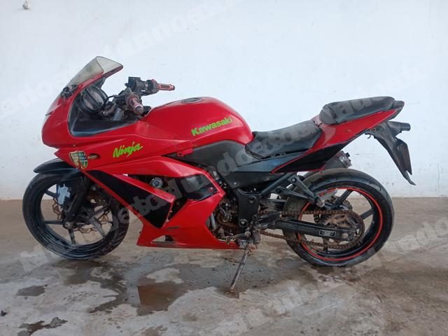 Kawasaki 2010 em leilao em Brasil