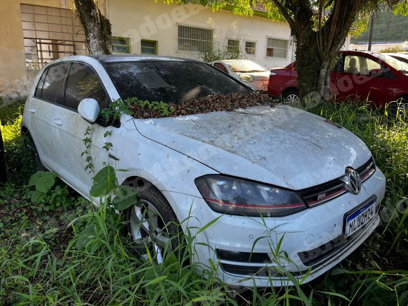 Volkswagen Golf 2014 em leilão em Joinville/SC