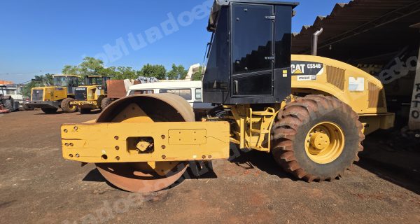 Máquina agrícola em leilão em Itambaracá/PR - Lote 2